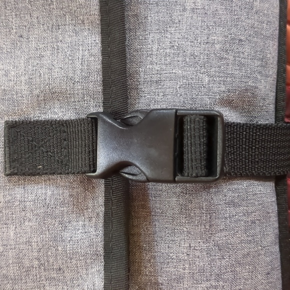 SKIP HOP* portable change pad for babies. Lots of pouches and space for all - Picture 5 of 12